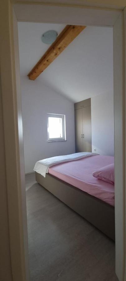 Apartmani Lanterna Krk Town Eksteriør bilde