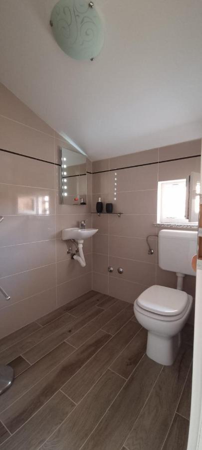 Apartmani Lanterna Krk Town Eksteriør bilde